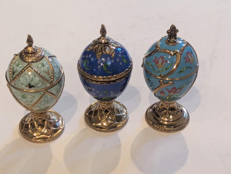 Las Vegas Collectibles Auction: Eggs & Designer Fashion